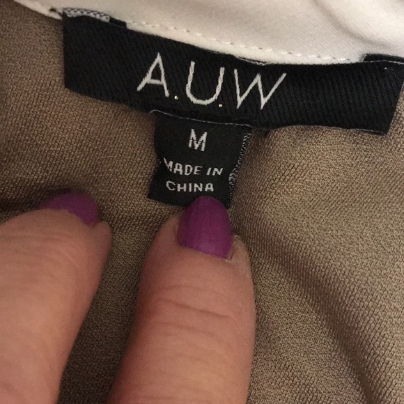 NWT A.U.W Tan blouse shirt with white collar and sleeves size Medium - Picture 8 of 13